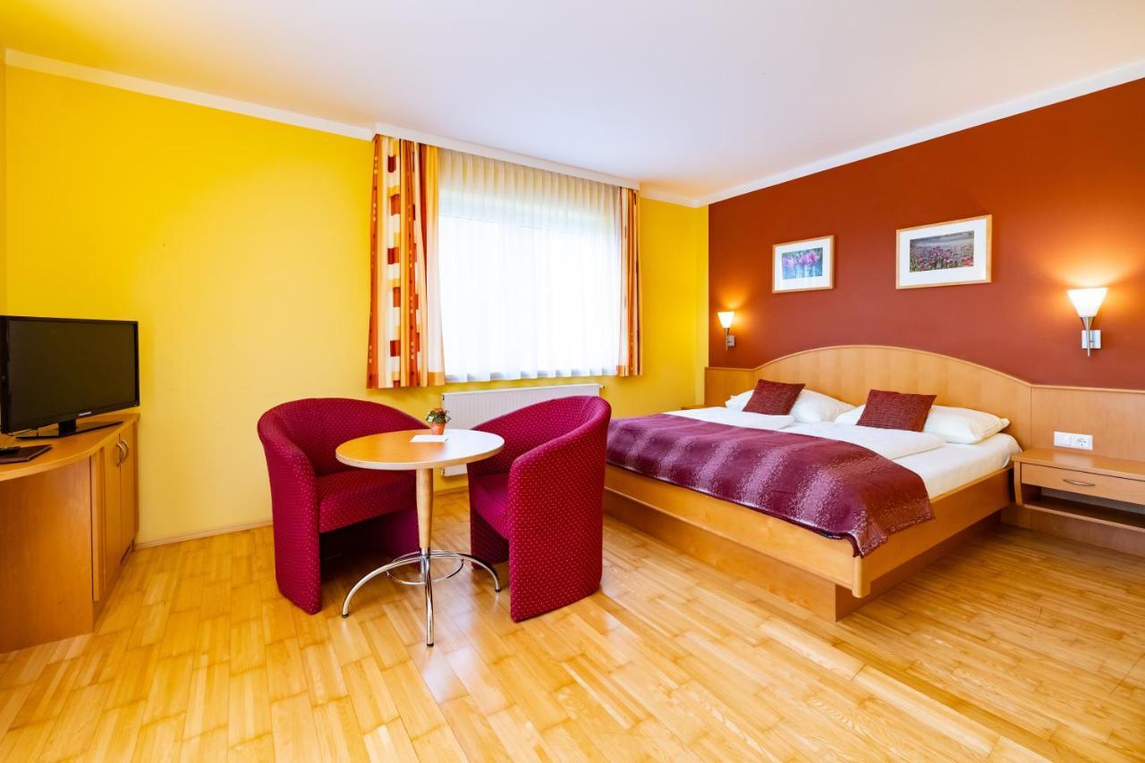 Golf & Thermenland Sonnenpension Fruehstueckshotel Burgauberg Stegersbach Luaran gambar