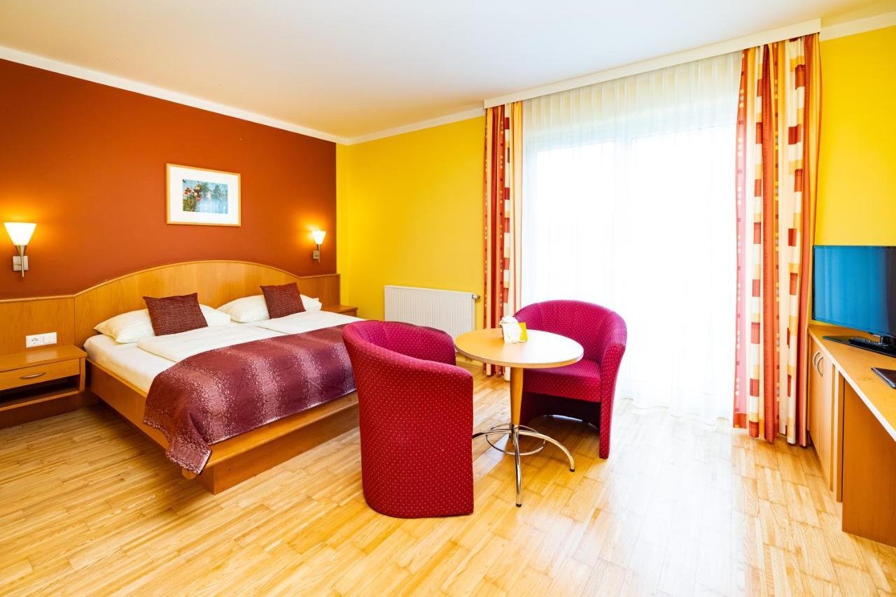 Golf & Thermenland Sonnenpension Fruehstueckshotel Burgauberg Stegersbach Luaran gambar