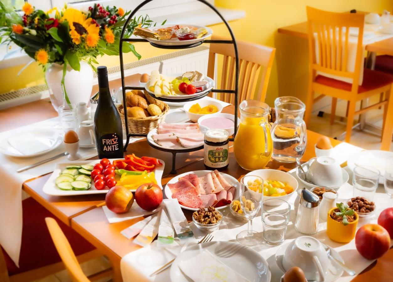 Golf & Thermenland Sonnenpension Fruehstueckshotel Burgauberg Stegersbach Luaran gambar