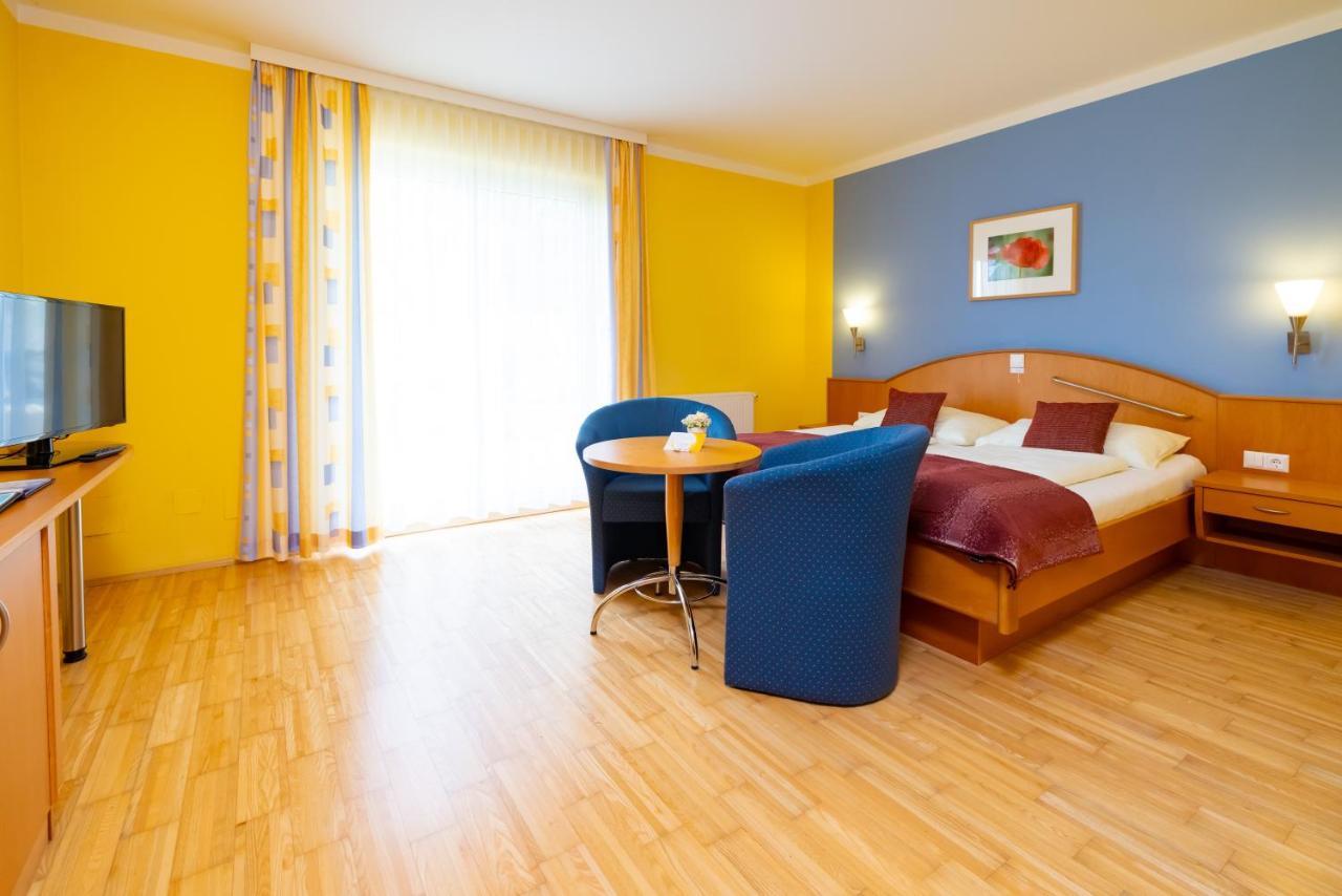 Golf & Thermenland Sonnenpension Fruehstueckshotel Burgauberg Stegersbach Luaran gambar