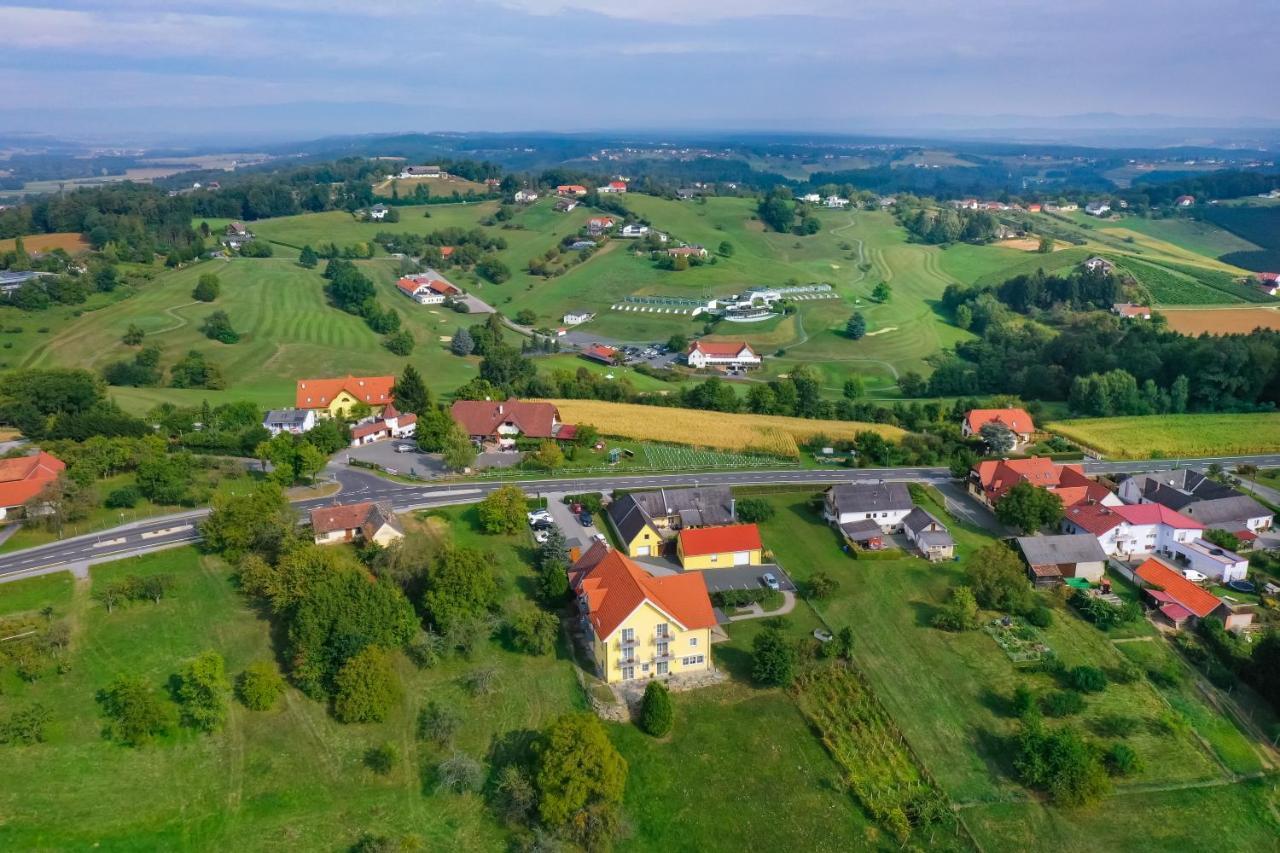 Golf & Thermenland Sonnenpension Fruehstueckshotel Burgauberg Stegersbach Luaran gambar
